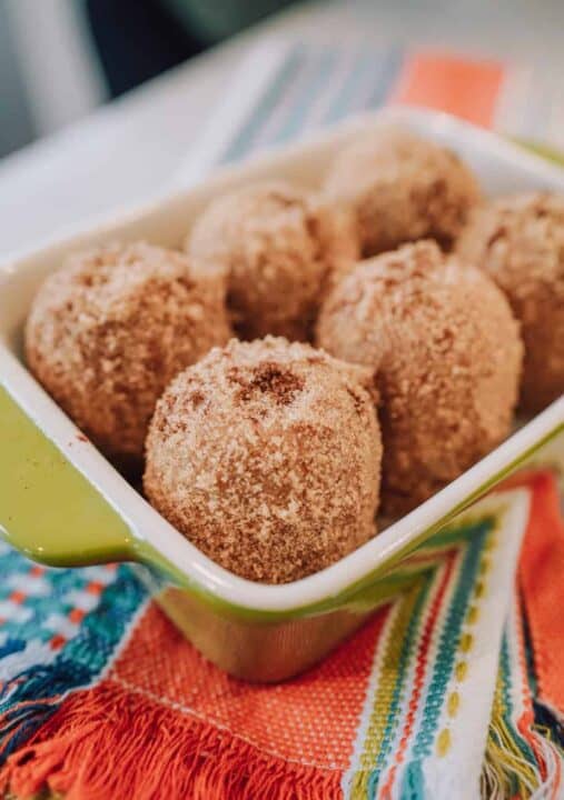 Mexican food, Mexican, Mexican dessert, instant pot churros, instant pot cake, instant pot dessert, instant pot churro recipe, instant pot churro bites, instant pot recipe, Ninja Foodi churros, ninja foodie churro bites, Ninja Foodi cake, Ninja Foodi dessert, Ninja Foodi recipe, dessert, churro, churros, marshmallow sauce, chocolate