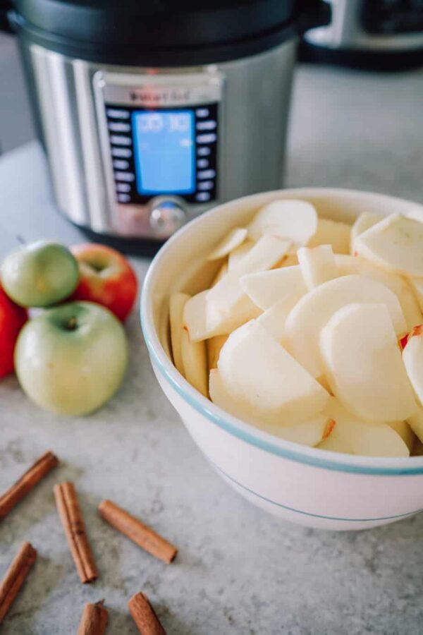apple sauce, instant pot applesauce, Ninja Foodi applesauce, snack, side, apples, instant pot apple, Ninja Foodi apple, fruit, vegetarian, vegan