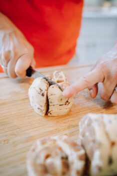 instant pot apple, instant pot apple bread, instant pot monkey bread, instant pot dessert, instant pot breakfast, Ninja Foodi bread, Ninja Foodi breakfast, Ninja Foodi brunch, Ninja Foodi dessert, Ninja Foodi monkey bread, Ninja Foodi apple, Ninja Foodi caramel apple, apple, breakfast, brunch, dessert, monkey bread,