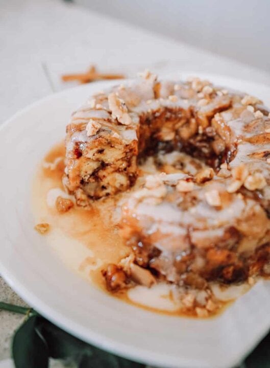 instant pot apple, instant pot apple bread, instant pot monkey bread, instant pot dessert, instant pot breakfast, Ninja Foodi bread, Ninja Foodi breakfast, Ninja Foodi brunch, Ninja Foodi dessert, Ninja Foodi monkey bread, Ninja Foodi apple, Ninja Foodi caramel apple, apple, breakfast, brunch, dessert, monkey bread,