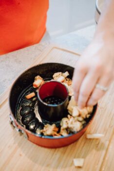 instant pot apple, instant pot apple bread, instant pot monkey bread, instant pot dessert, instant pot breakfast, Ninja Foodi bread, Ninja Foodi breakfast, Ninja Foodi brunch, Ninja Foodi dessert, Ninja Foodi monkey bread, Ninja Foodi apple, Ninja Foodi caramel apple, apple, breakfast, brunch, dessert, monkey bread,