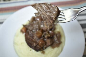 short ribs, beef, dinner, instant pot, Ninja Foodi, the tasty travelers, wine, carrots, pot roast, stew, ribs, main dish