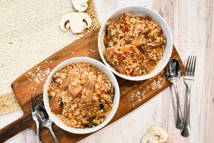 beef tips with rice and gravy