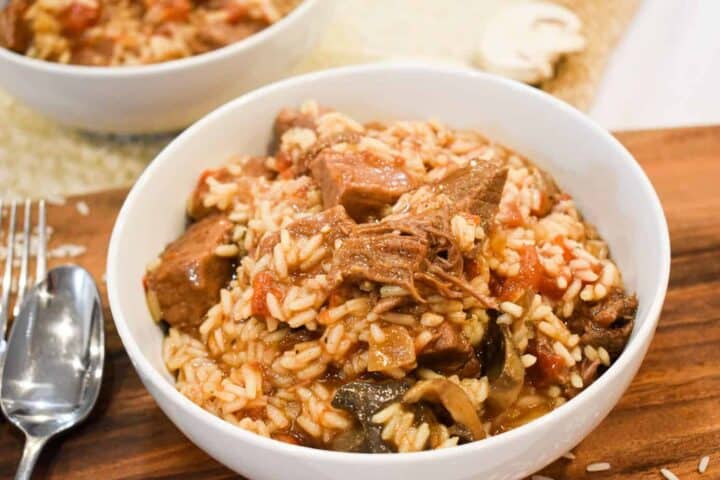 beef tips with rice and gravy